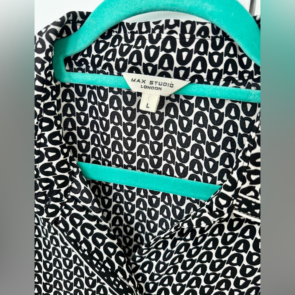 Max Studio Black and White Patterned Maxi Dress - Picture 3 of 4